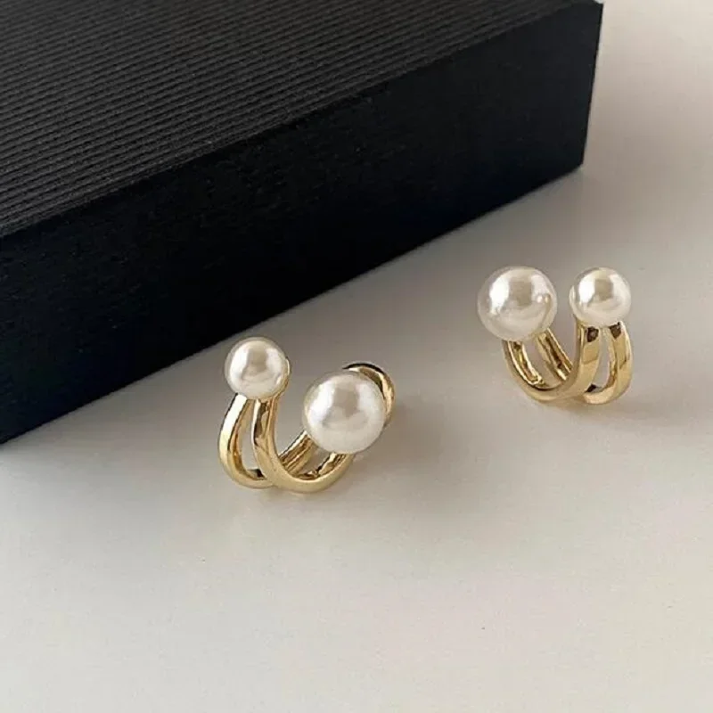 Fashion Women Stud Earrings Luxury Golden Stainless Steel Letter U with Elegant White Pearls Piercing Needle Party Jewelry 2024