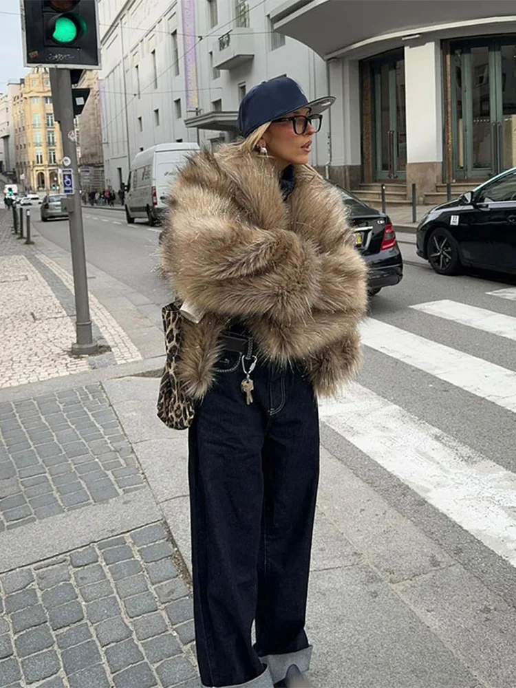 Women Winter Furry Faux Fur Coat Chic Oversize Lapel Long Sleeves Thicken Outwear 2024 Iconic Street Fashion Lady Fur Jacket