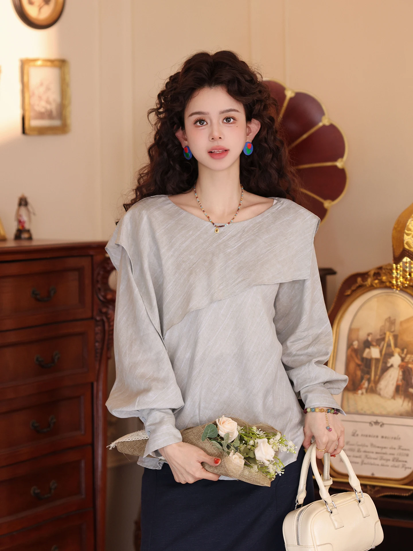 

Женская универсальная футболка Chen Jiajie: модный дизайн, эффект стройности, длинный рукав, круглый вырез, однотонная, с дизайном на плечах, повседневная, V-образный вырез...