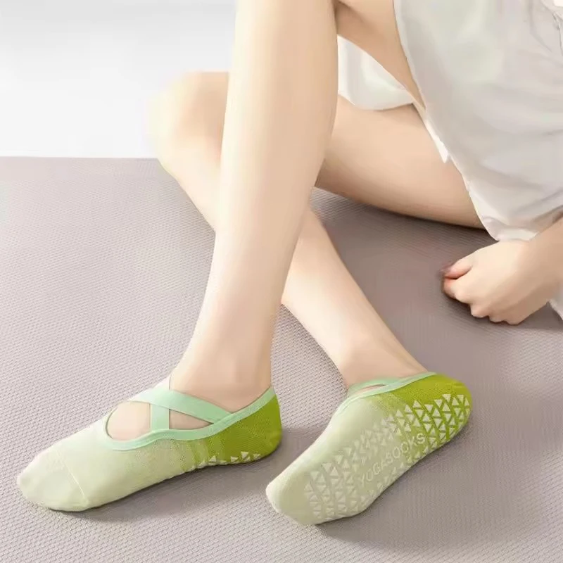 1 Pair of Gradient Silicone Yoga Non Slip Socks for Women's Pilates Fitness Grip Strength Indoor Dance Sports Socks image 4