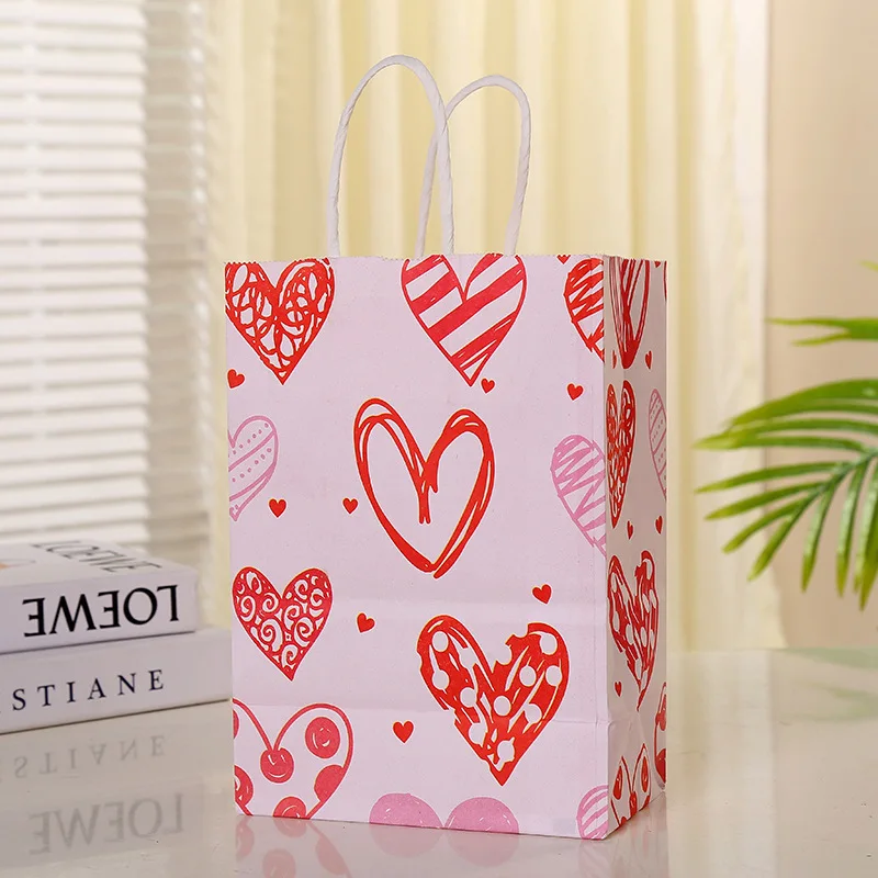 5Pcs Cute Heart Shape Pattern Printed Kraft Paper Bag Simple Cartoon Gift Handbag Holiday Valentines Day Gift Bag Decor Supplies