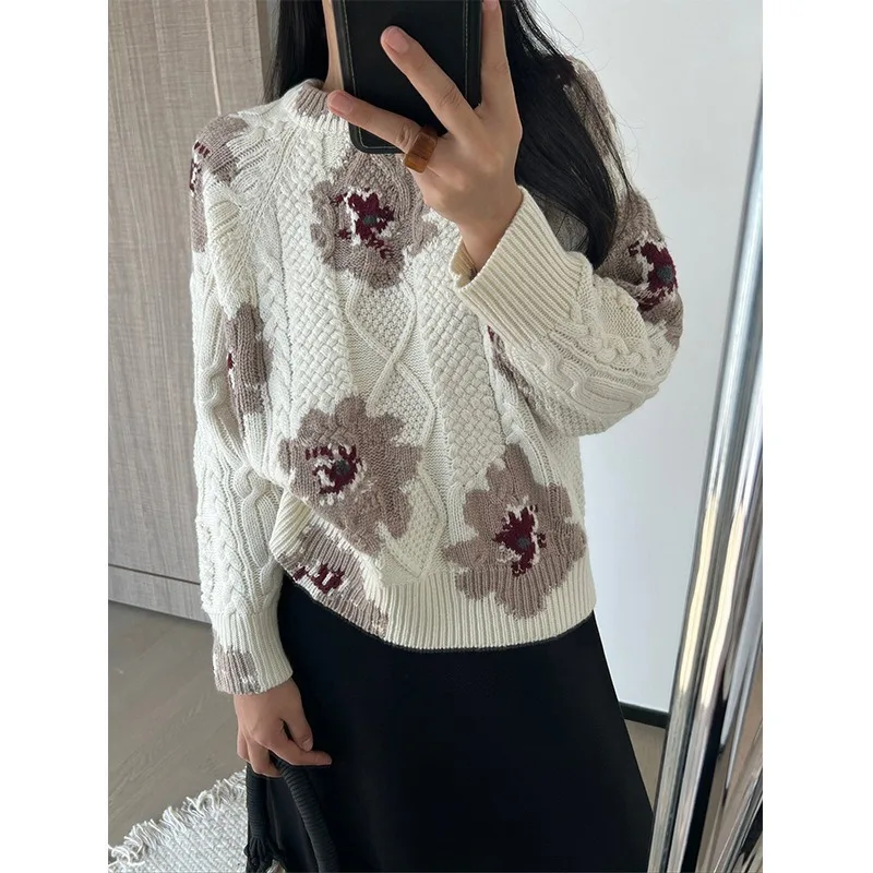 

Fall/Winter Romantic and Charming Scottish Floral Jacquard Heavy Three-dimensional Cable Wool Blend Crew Neck Sweater