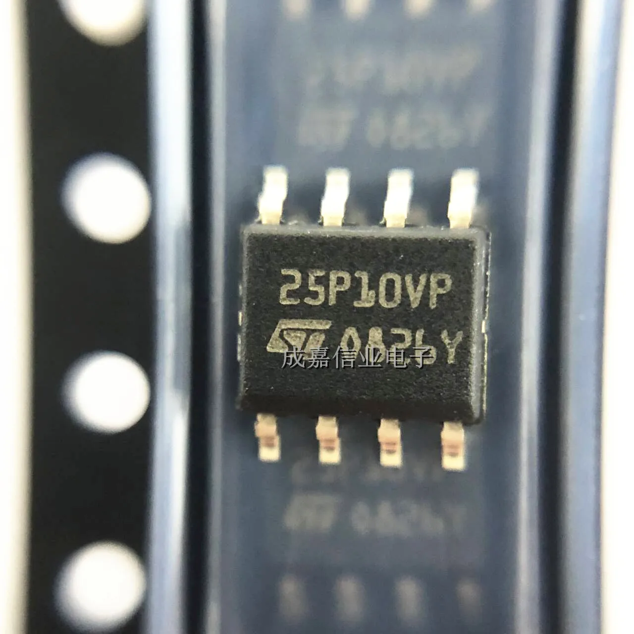 10pcs/Lot M25P10-AVMN6TP SOP-8 MARKING;25P10VP NOR Flash 1Mb 3V Serial Flash Embedded Memory Operating Temperature: - 40C-+ 85 C