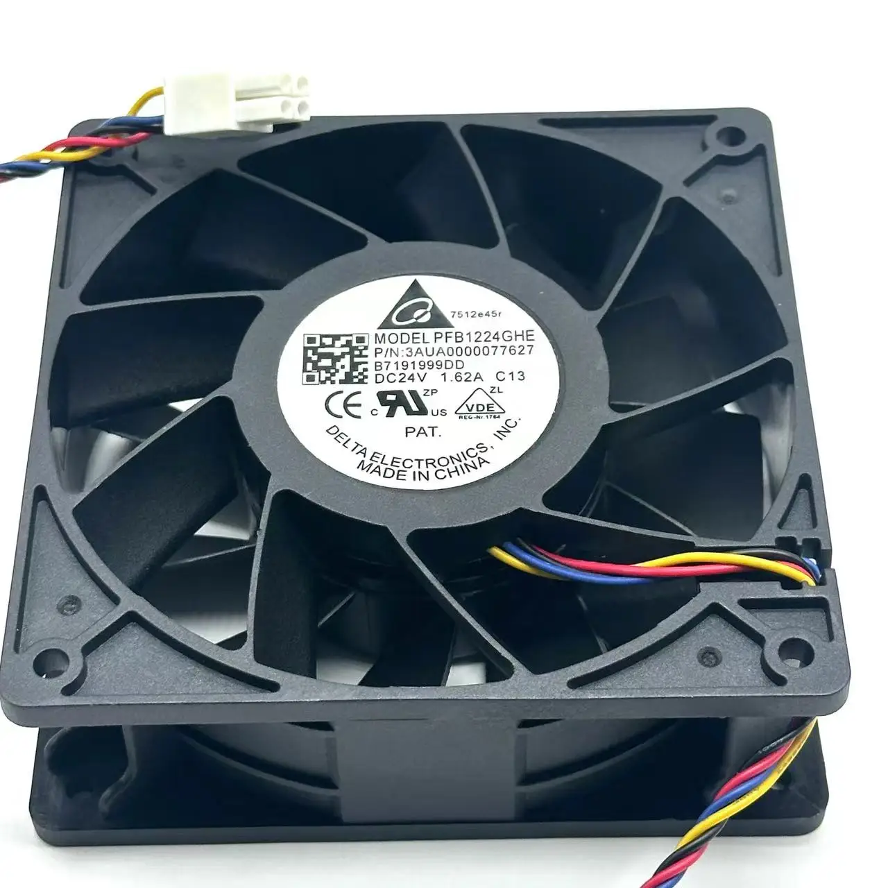 

Delta Electronics PFB1224GHE C13 3AUA0000077627 B7210061DD DC 24V 1.62A 120x120x38mm 4-Wire Server Cooling Fan