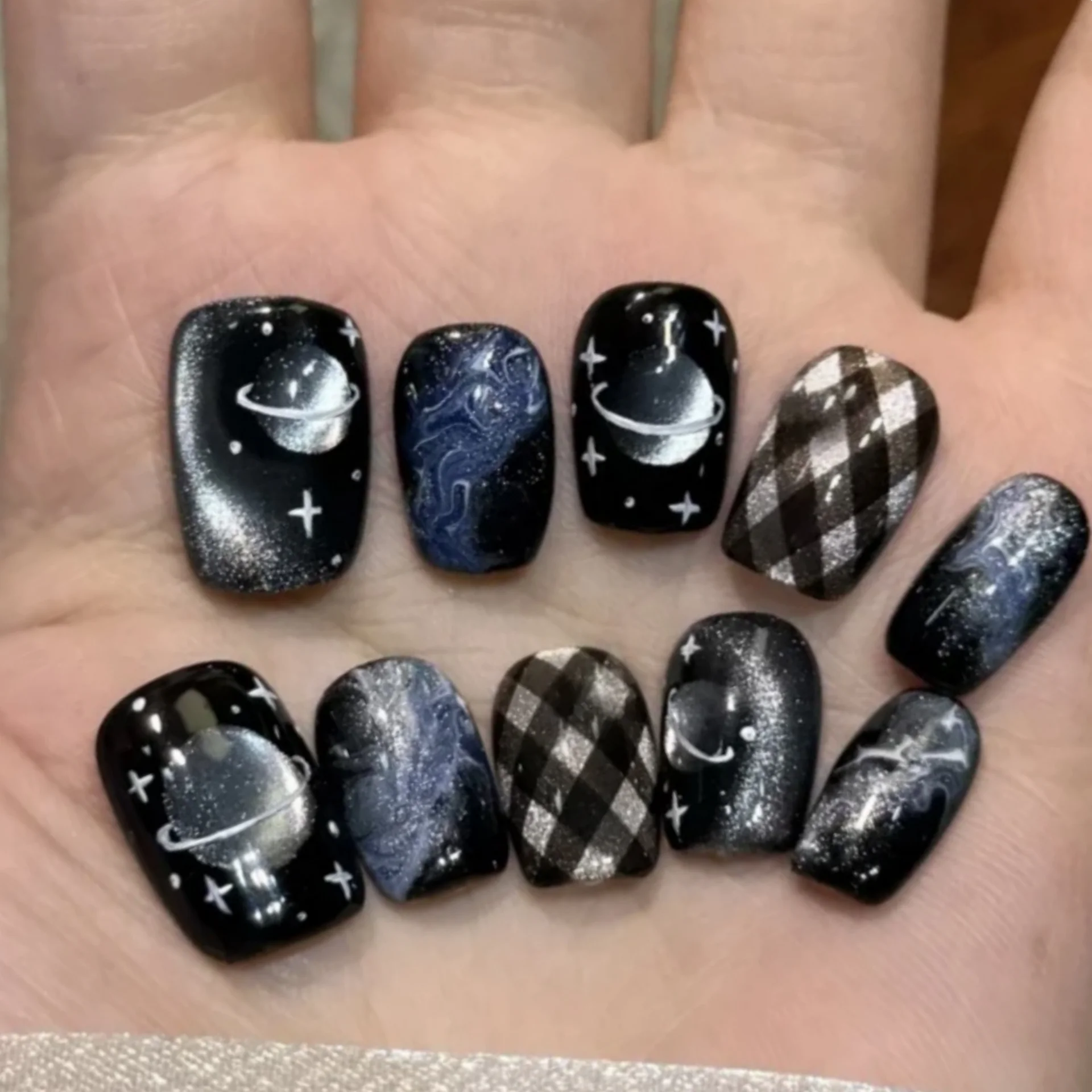 

24pcs Glitter Black Nails Tips Fantasy Planet Design Short Square False Nail Art Reusable Fake Nail Sweet Cool Press on Nails