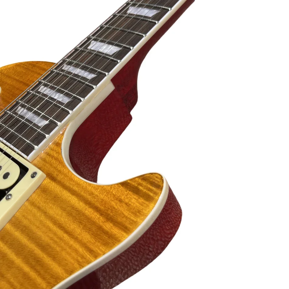 

Сделано в Китае, высокая электрогитара, серебряная фурнитура, 2-зонные звукосниматели, накладка из палисандра.