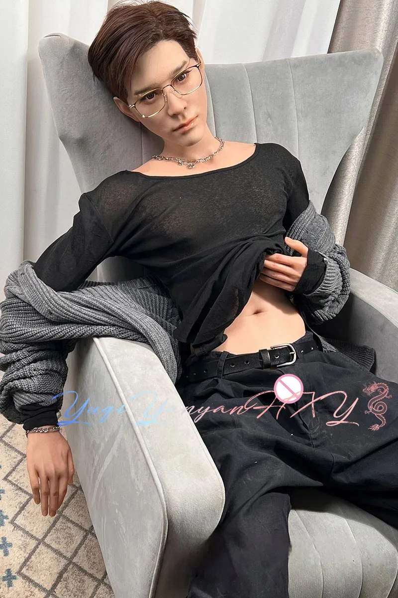 Perfekter muskulöser Körper, realistische männliche muskulöse Brust aus Silikon, männliches Cross-Dressing, charakteristisches Rollenspiel für Jungen