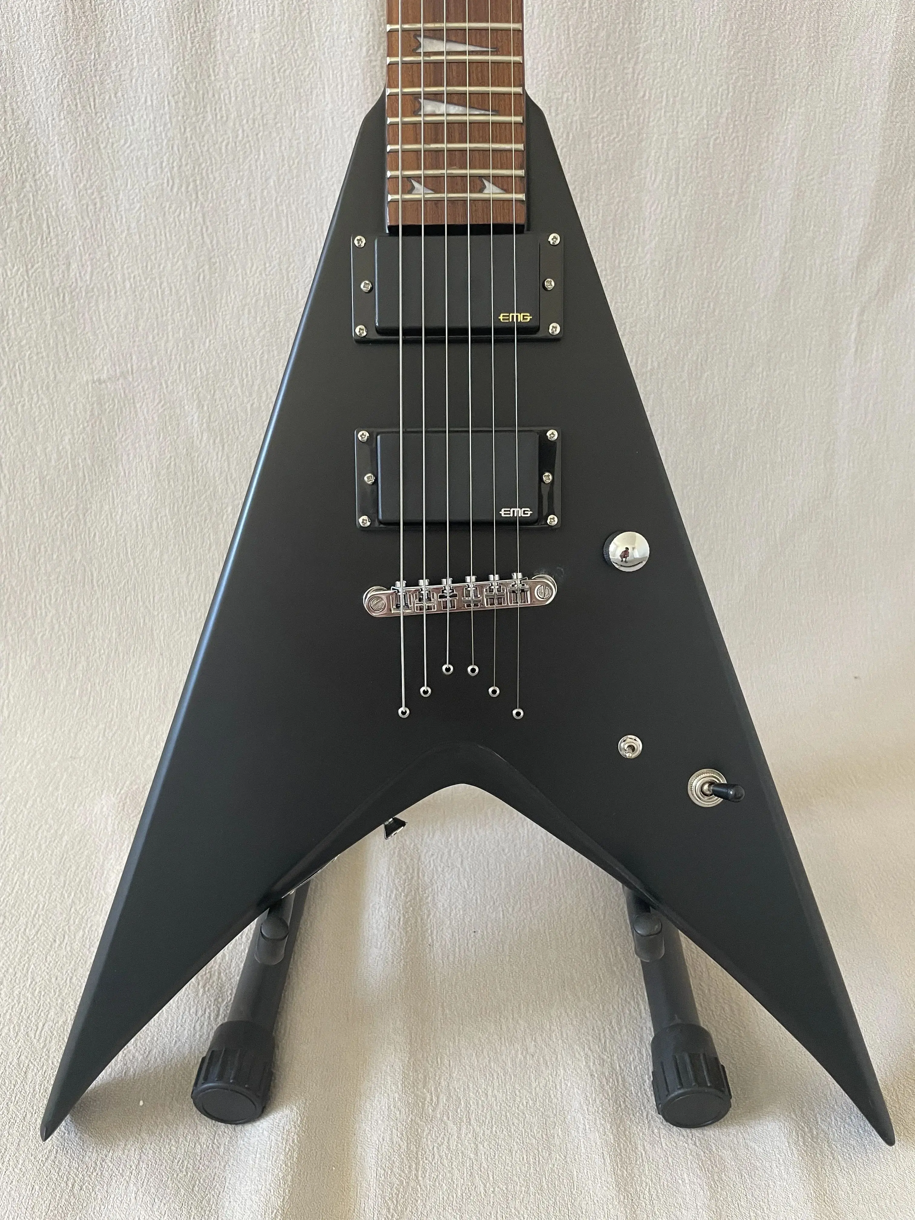 High end Custom Flying V  Guitar Black Matte 2 EMG Pickups