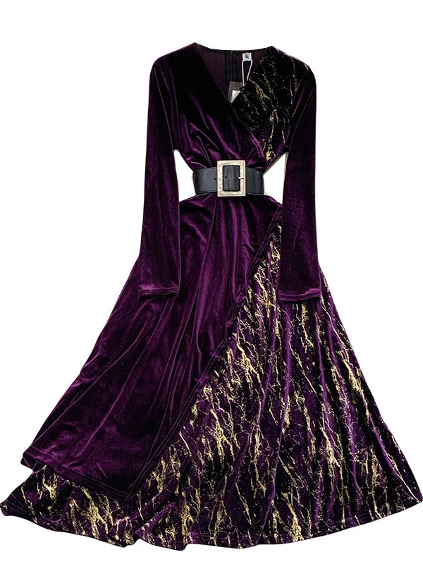 レトロエレガントなVネックベルベットドレス、ゴールド刺繍、アシンメトリーヘムライン、スリムハイウエスト、高級ロングスリーブ、ボールガウンドレス