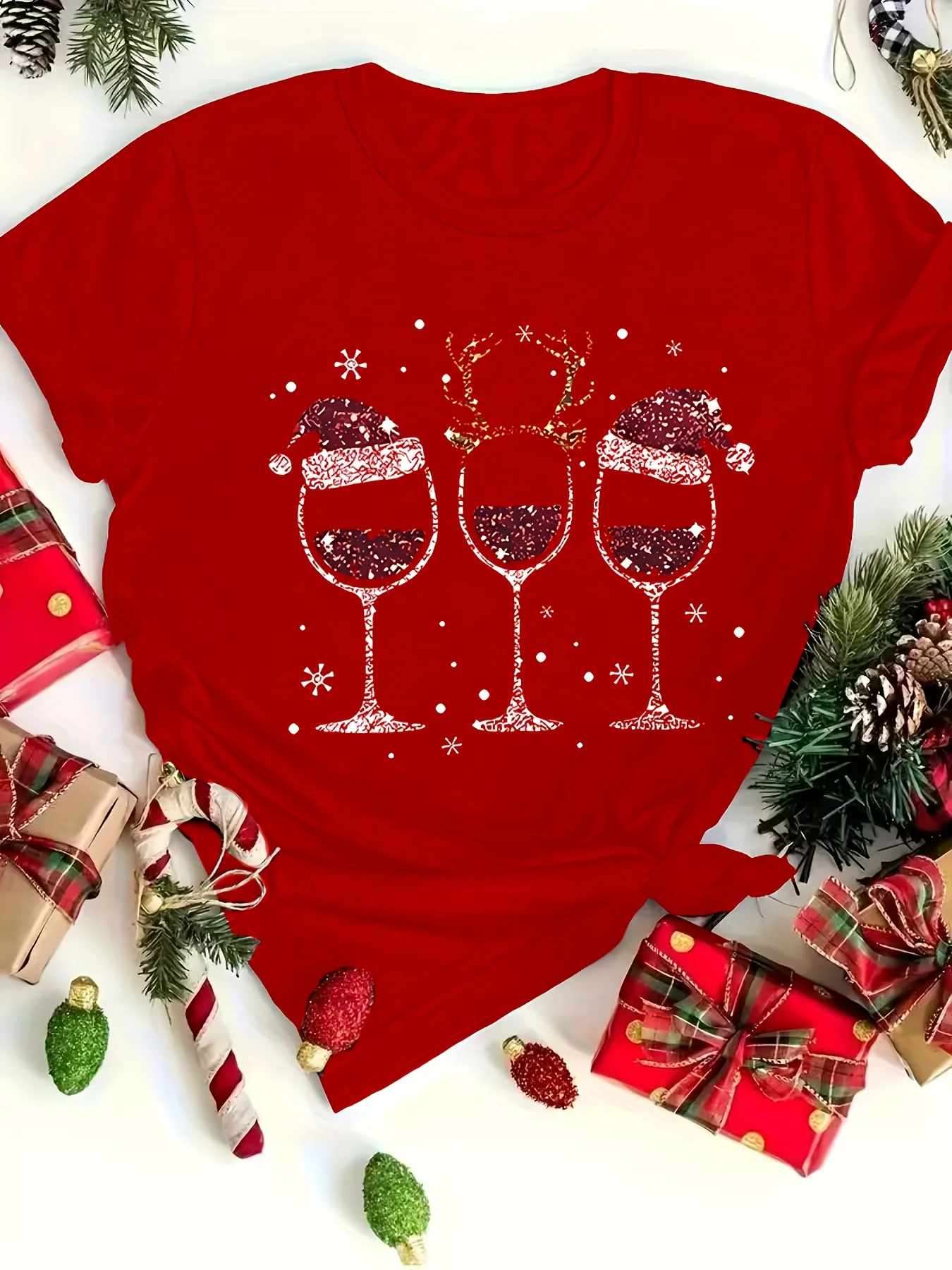 

Merry Christmas T-shirt with A Magnet of A Cup Curvy Glitter Christmas T-shirt for Women Farm Clothes Halloween Playful Design