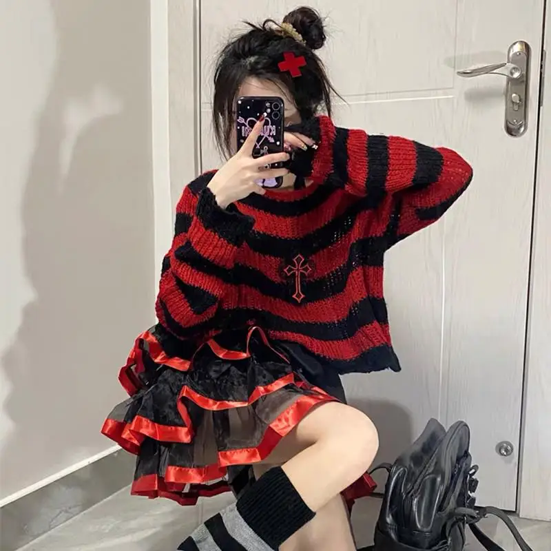 Karrram Rosa Gestreifte Gothic Pullover Frauen Zerrissene Löcher Lose Gestrickte Pullover Ausgefranste Fee Grunge Jumper Emo Streetwear Lolita