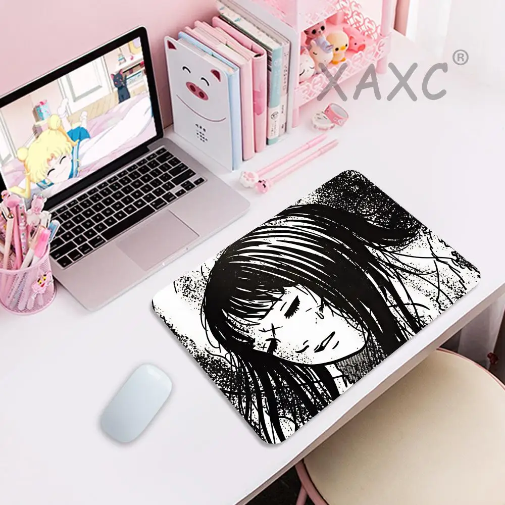 T-omie I-to J-unji Black White Horror Manga MousePad Japanese Thriller Dark Desk Mat Non-Slip Stitched Edge Keyboard Pad