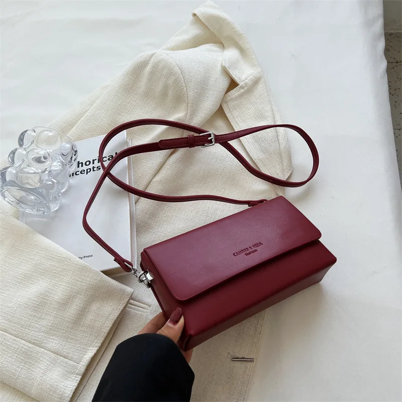 Christmas PU Messenger Bag Buckle Female Wine Red Square Retro Holiday Gift Box Packaging Small Square Bag