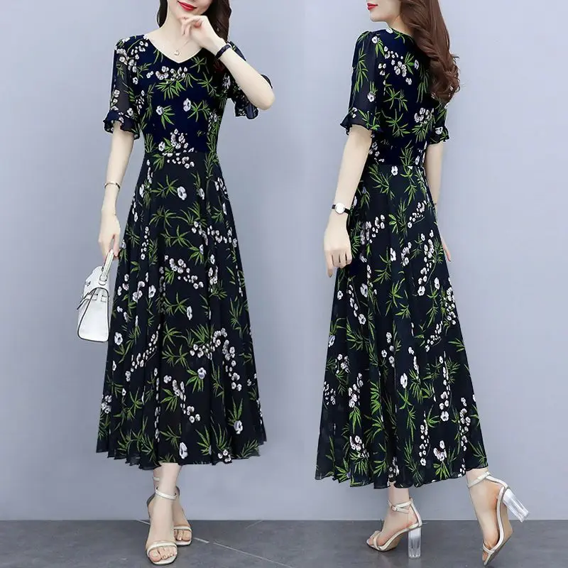 

Новый стиль для снижения возраста и создания вас выглядеть тонкое шифоновое платье с цветочным принтом и короткими рукавами