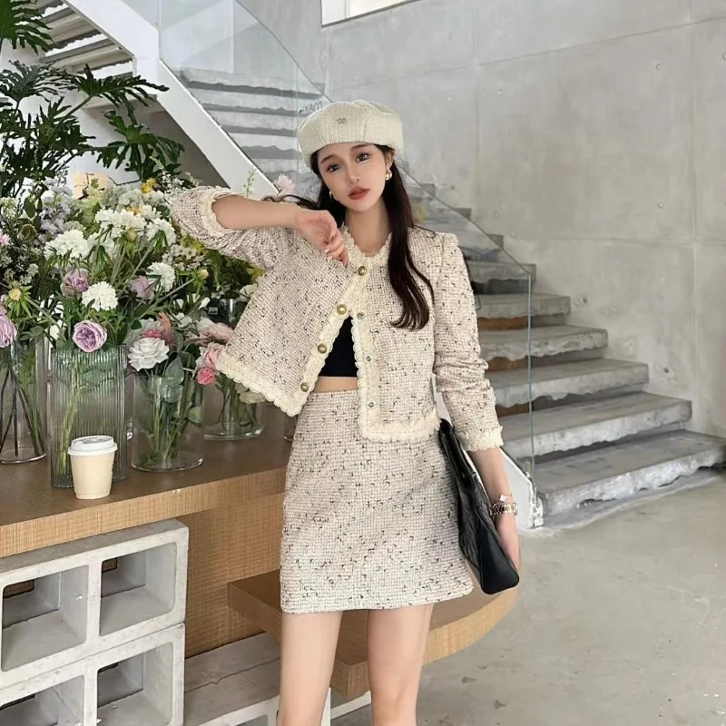 

Women's Small Fragrant Style Polka Dot Coarse Wool Blazer Half Skirt Set Retro Lace Round Neck Woolen Blazer Skirt Two-piece Set