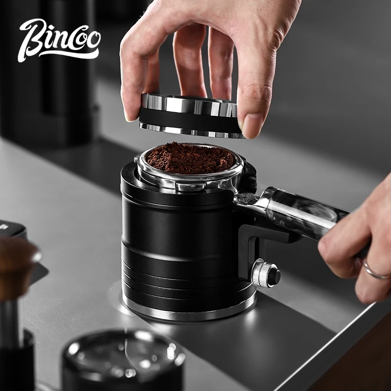 

Подставка для темпера Bincoo из алюминия с круглым основанием, совместимая с портафильтрами 51/58 мм, идеально удерживает дистрибьютора и темпер.