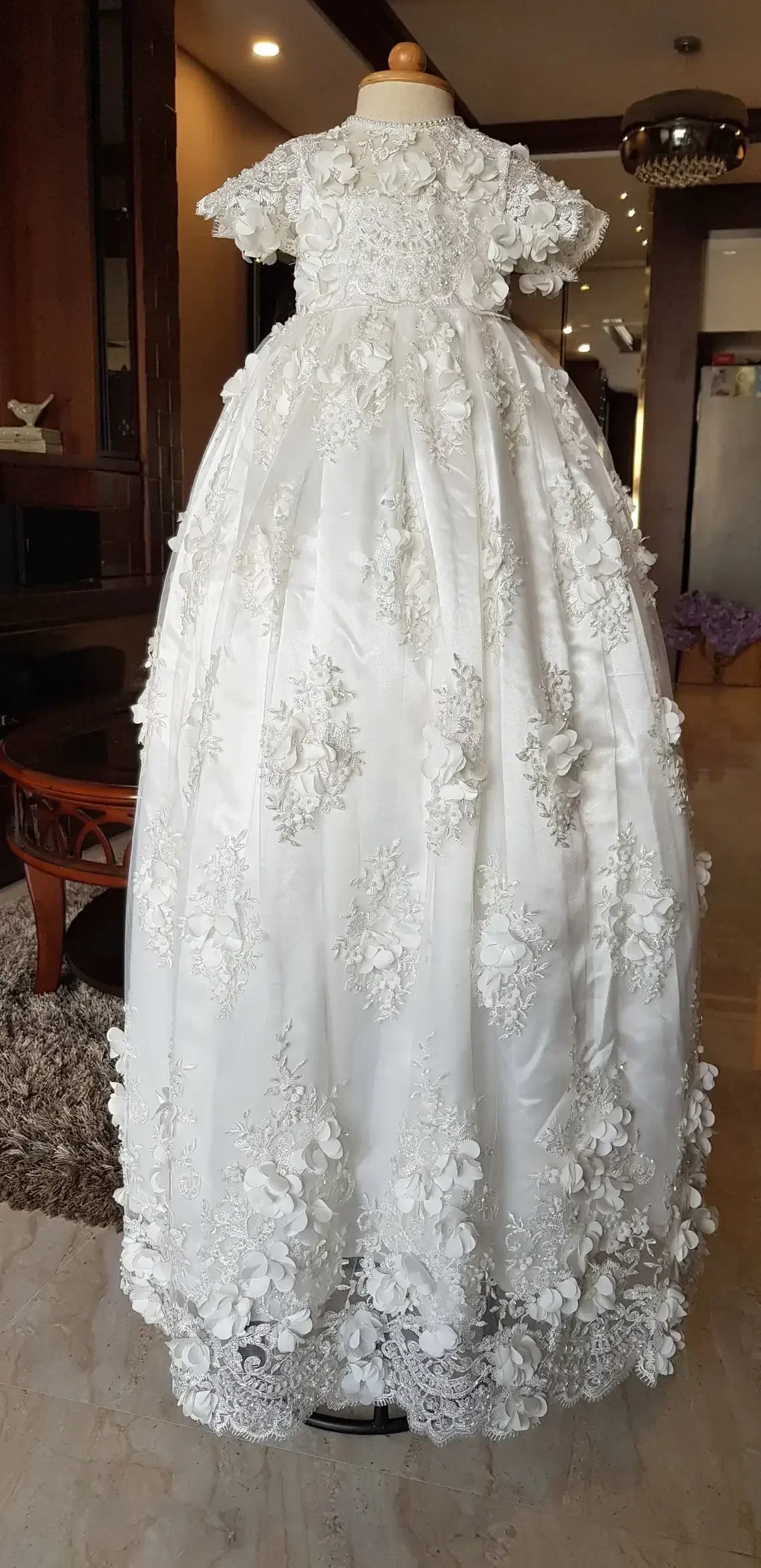 사랑스러운 아플리케 A 라인 긴 세례 드레스 아기 소녀 가운 레이스 세례 가운 보닛 오프 화이트 아이보리 맞춤형