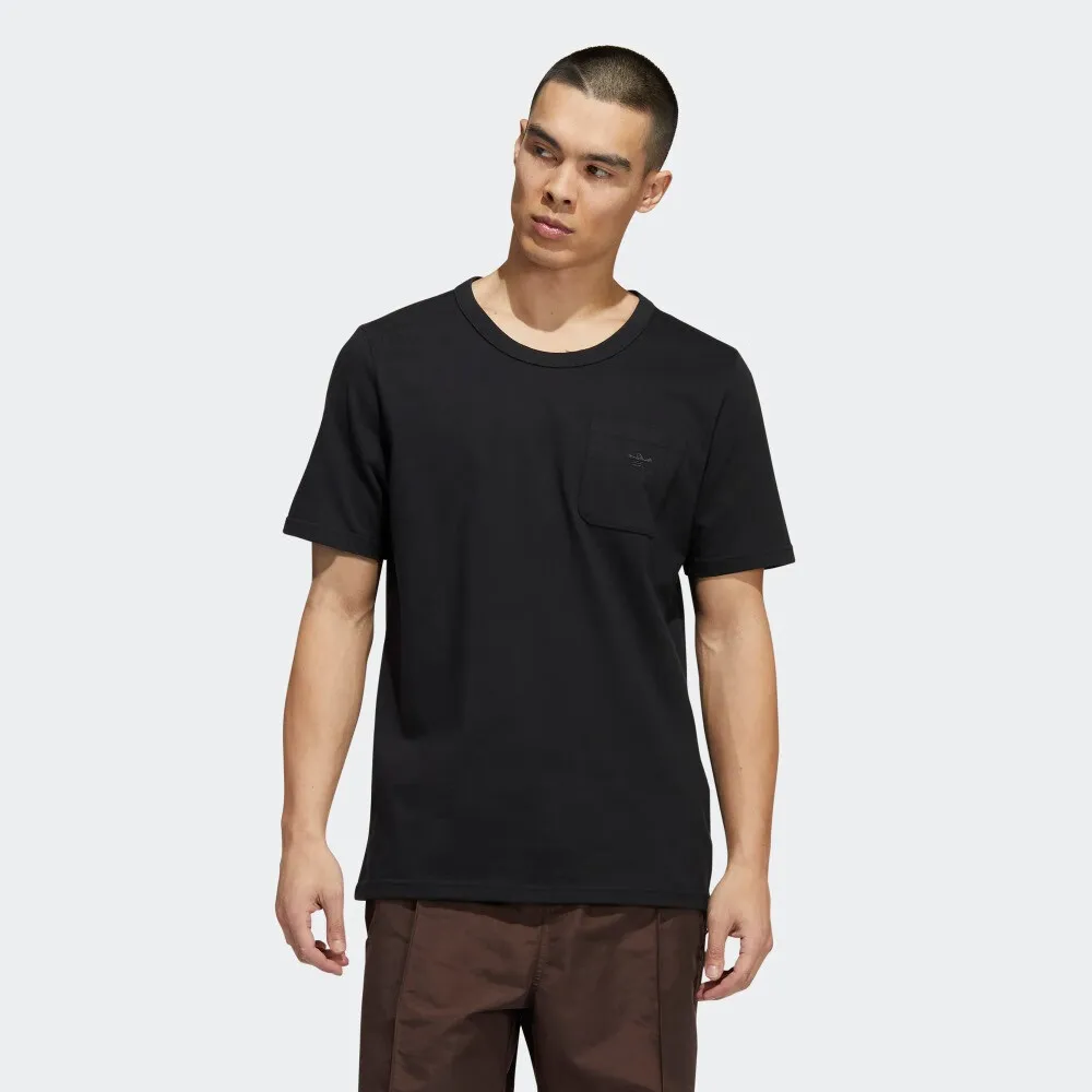 

Adidas Black Pocket - style Simple Short - sleeve T - shirt. Comfortable Cotton, Practical Design, an Ideal Item for Daily Wear