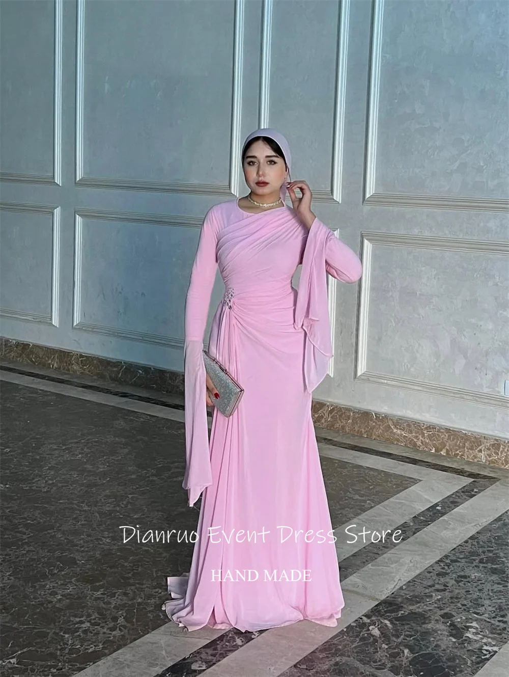 Dianruo Musulmano Rosa Piano Lunghezza Abito da Sera in Chiffon O Collo Abiti da Ballo Modesto Piega Flowy A Line Abiti da Fiesta Personalizzato