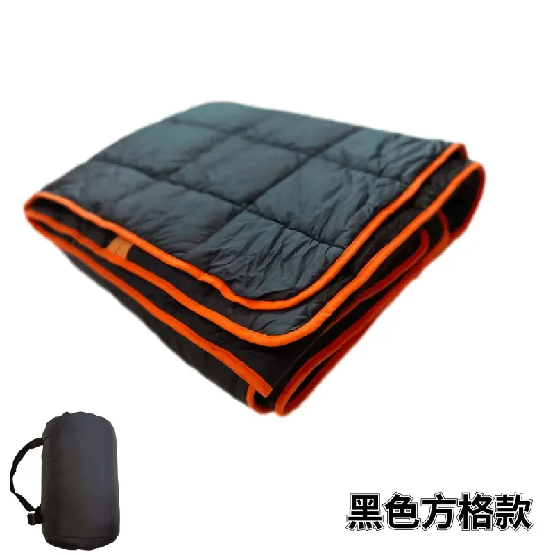 XL Insulated Blanket 20D 380T Nylon Ripstop Water Repellent OEM Light Weight Outdoor Camping Blanket Warm