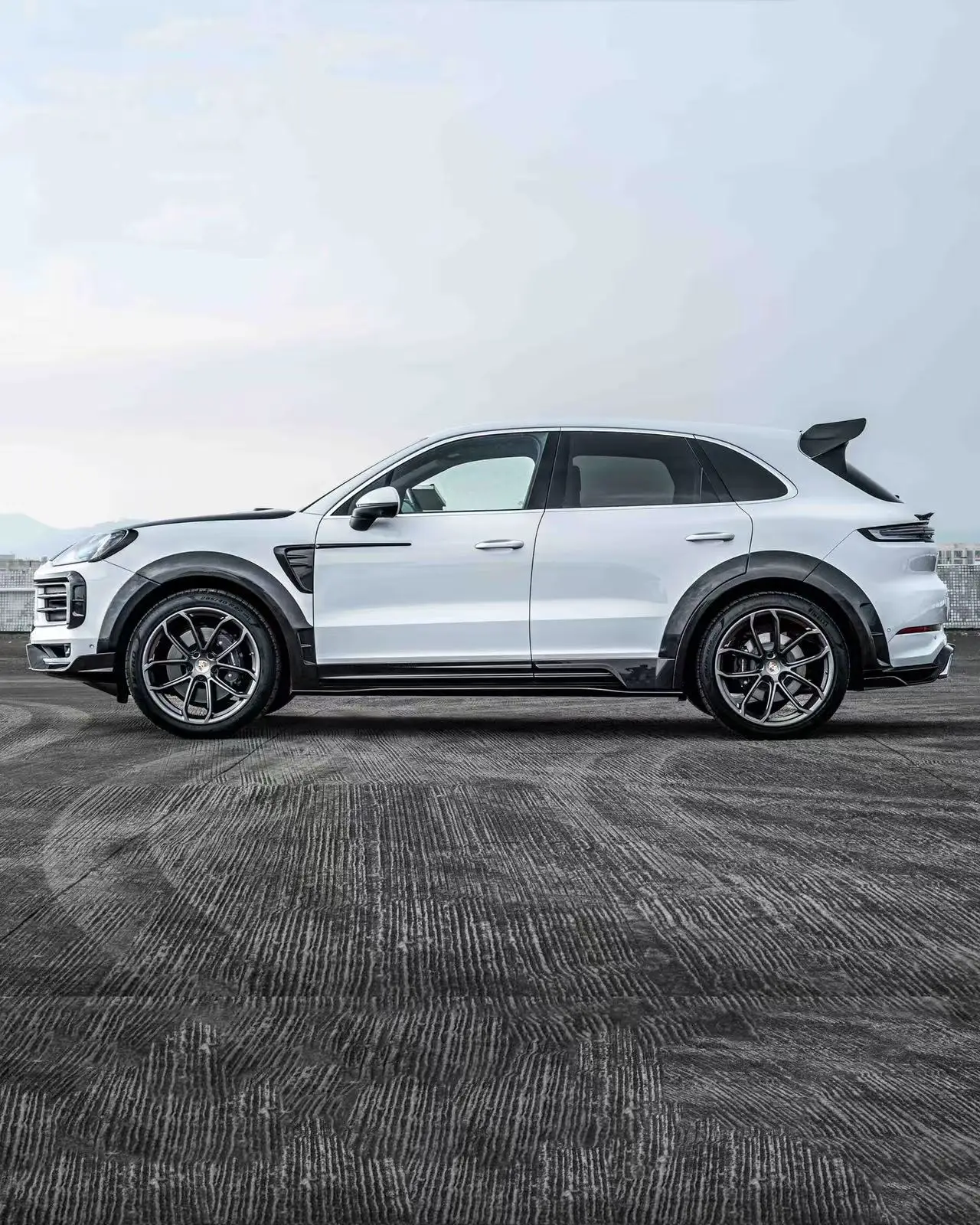 2025 포르쉐 카이엔 9Y0.2 MSY 스타일 드라이 카본 파이버 리어 디퓨저용 카본 파이버 자동차 리어 범퍼