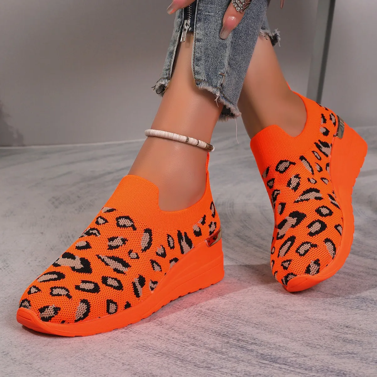 

Women Sneakers Round Toe Lightweight Fashion Loafers Spring Autumn Shallow Casual Sneakers Designer Comfortable Shoes for Women