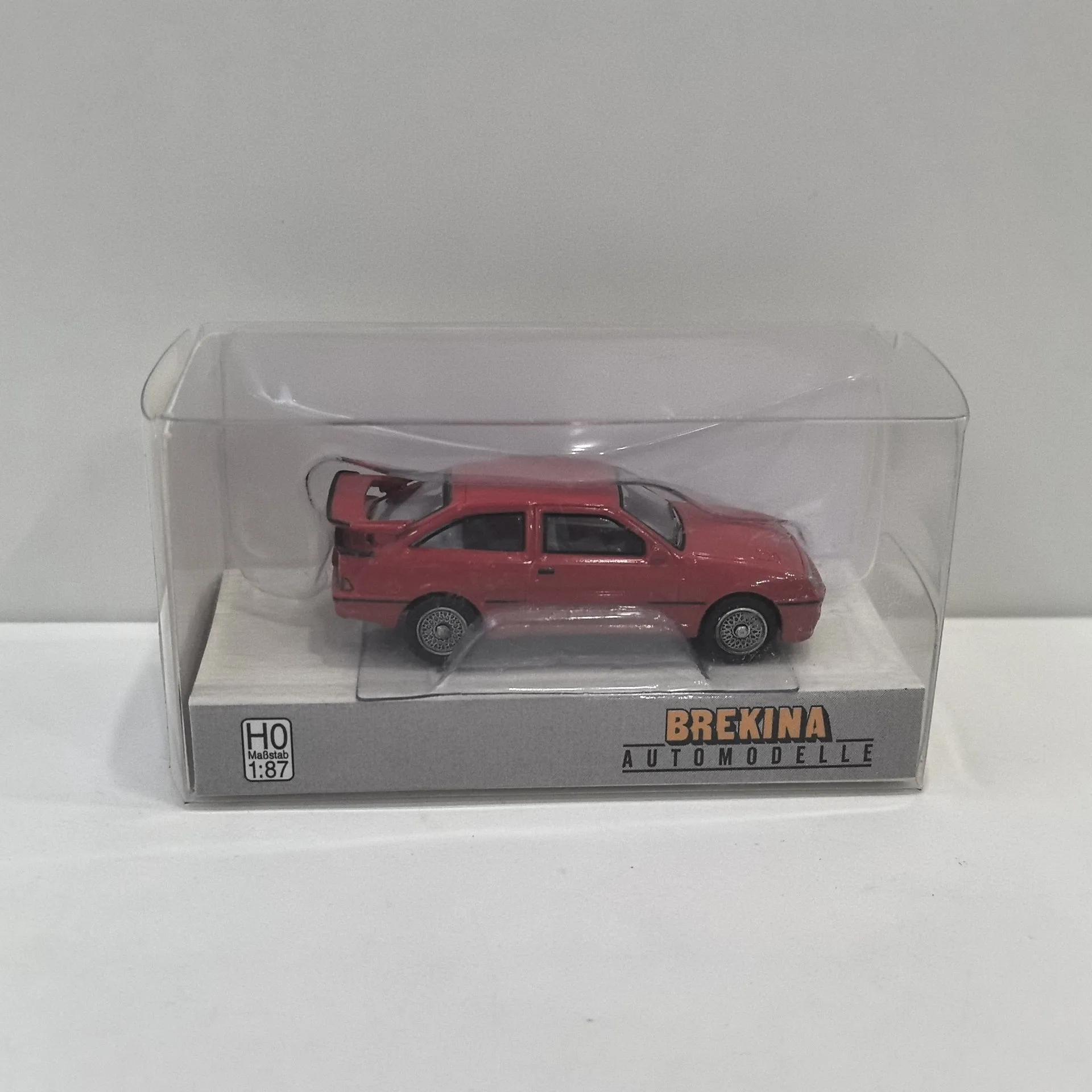 BREKINA HO 1/87 moulé sous pression, échelle FORD Sierra RS Cosworth Ford, modèle de voiture en plastique, jouet de collection, cadeau, affichage Souvenir, ornement