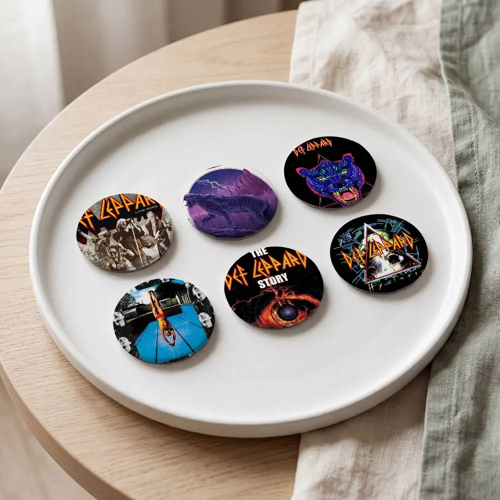 Insignias Clásicas de la Banda D-Def L-Leppard, 25, 32, 44, 58, 75 mm, Redondas, para Cosplay, Decoración de Bolsos, Regalos para Fans, Coleccionistas, Amigos, Broche, Souvenir