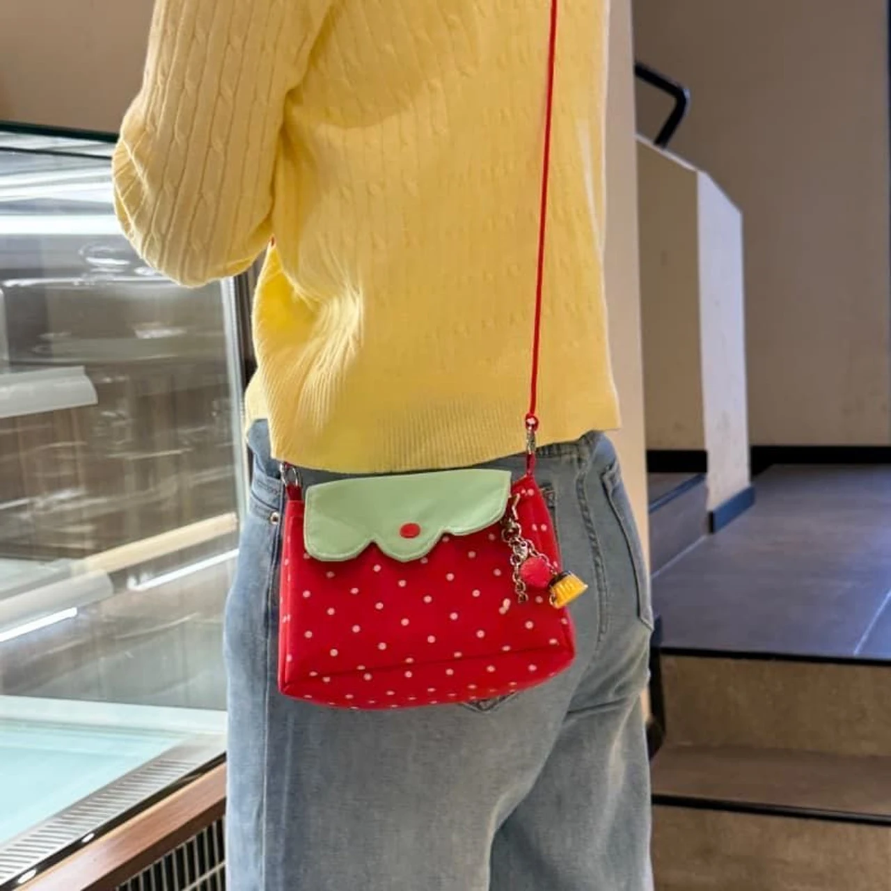 Süße Mädchen-Erdbeer-Polka-Dot-Umhängetasche 2026 Neue Niedliche Koreanische Perlen-Handtasche Vielseitige Schultertasche Geschenk – Detail 5