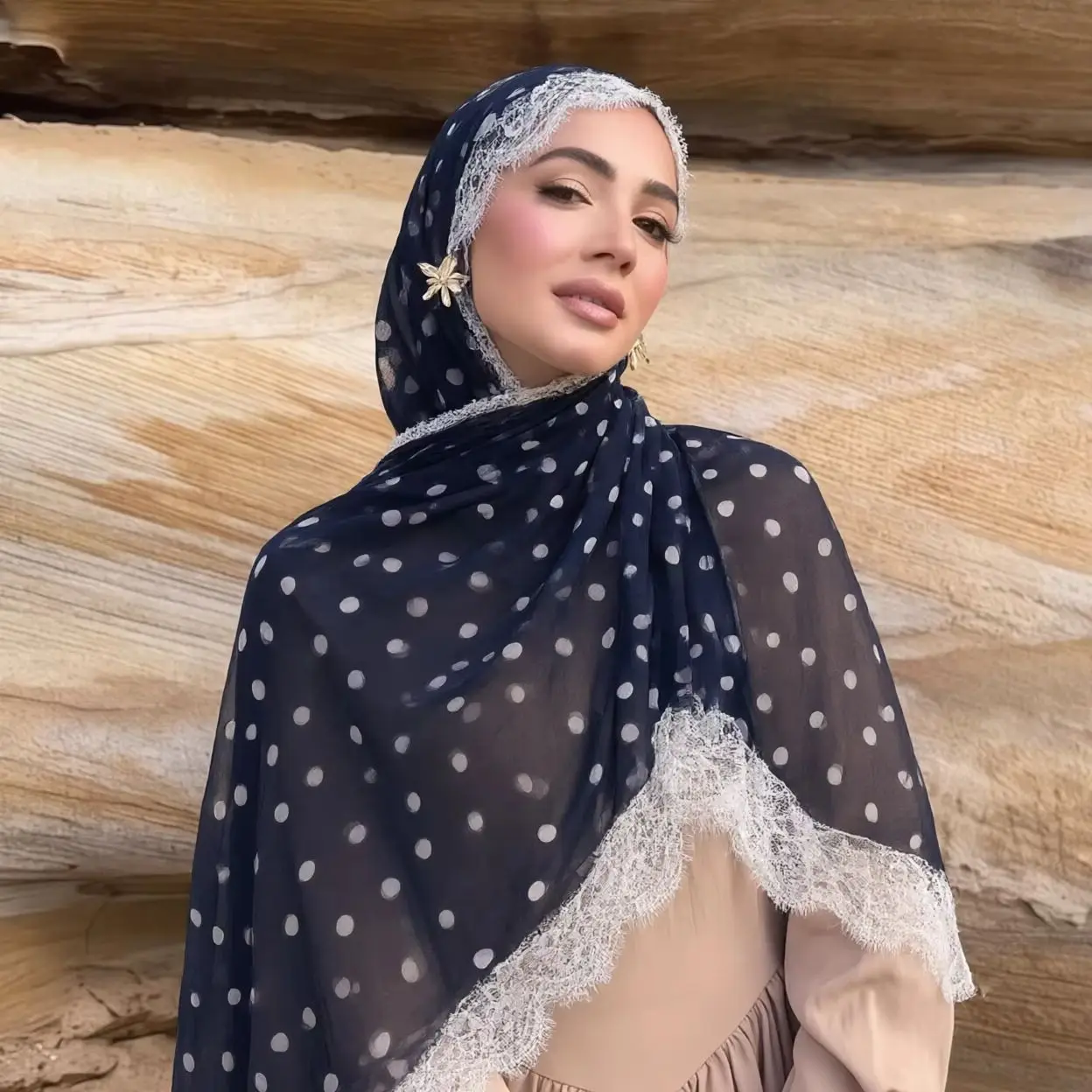 Hot Sale Chiffon Viscose Polka Dot Print Shawl French Romantic Lace Edge Mulism Hijab Fashion Design Women Scarf Ramadan Eid