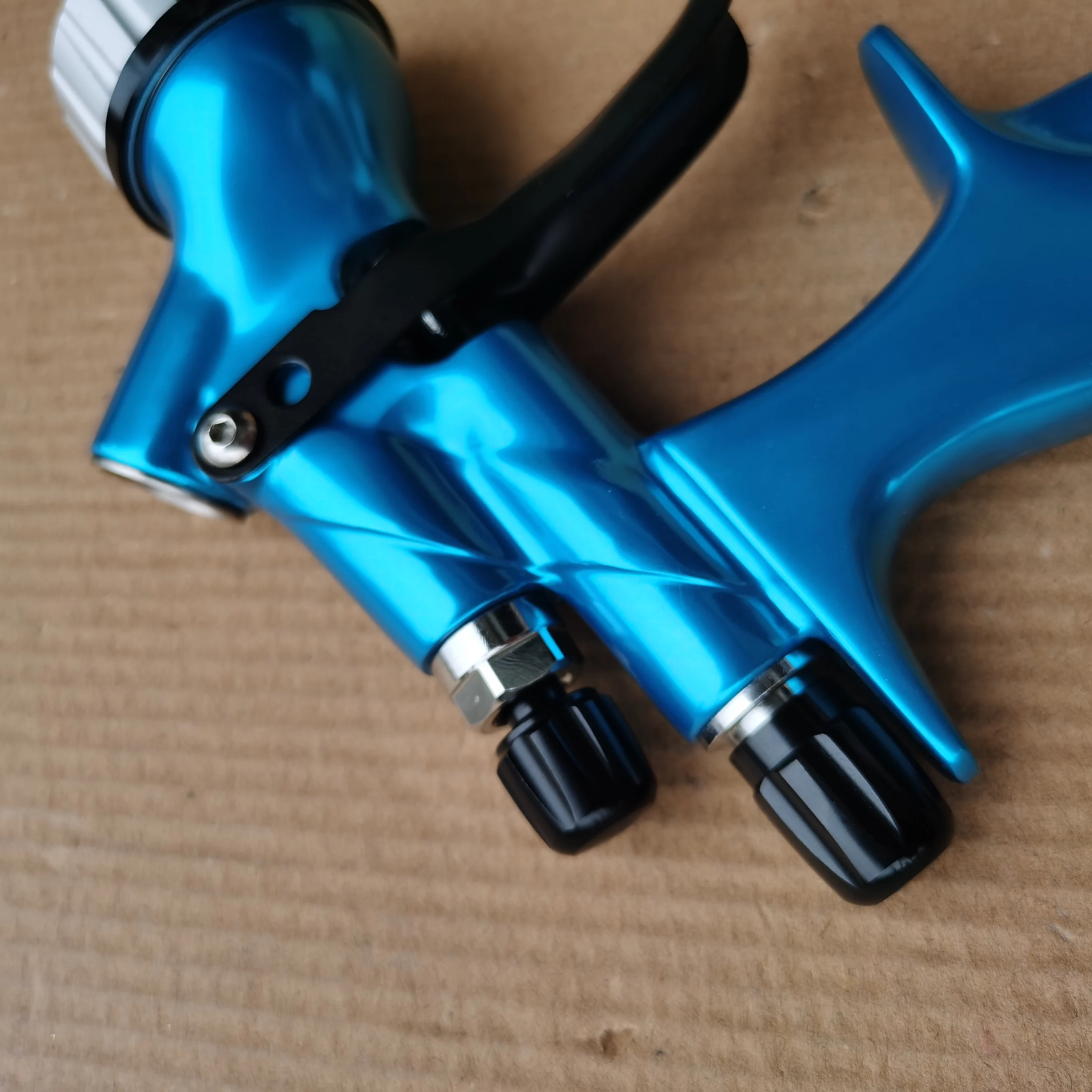 Pistola de pintura a base de agua Pistola de pulverización técnica alemana Pistola de pulverización automática