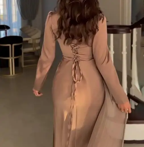 Autumn 2025 French Fashion Elegant Round Neck Dress for Women with Elegant Wrinkle Splicing Design A-Line Long Sleeve Dress
