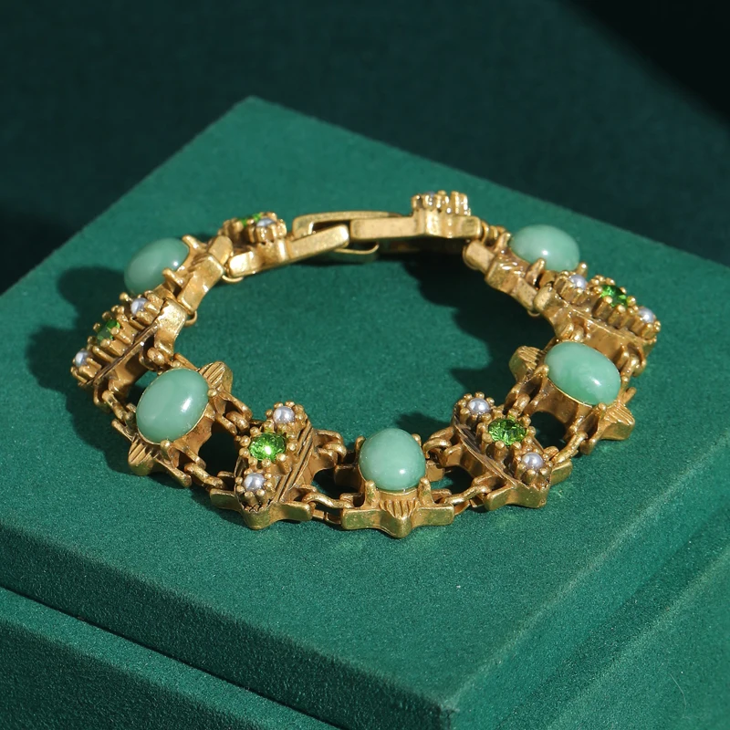 

Vintage Green Jade Bracelet Charm Antique Gold Color Designer Jewelry For Women 2026 New Bangle Luxury Accessories Party Gift