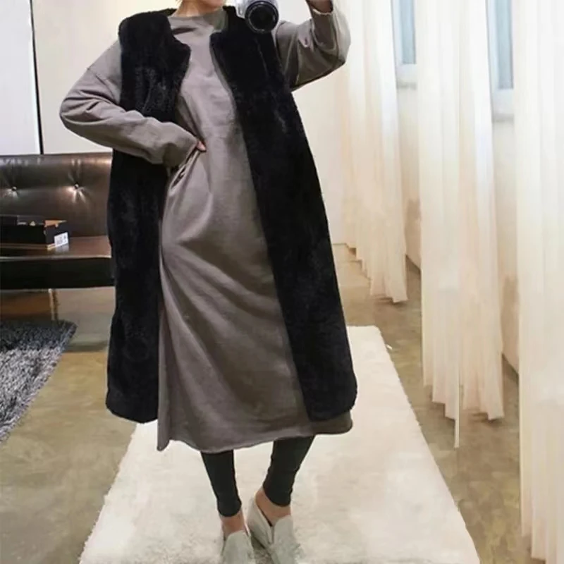 Рисунок 6 - Осенне-зимний женский длинный жилет