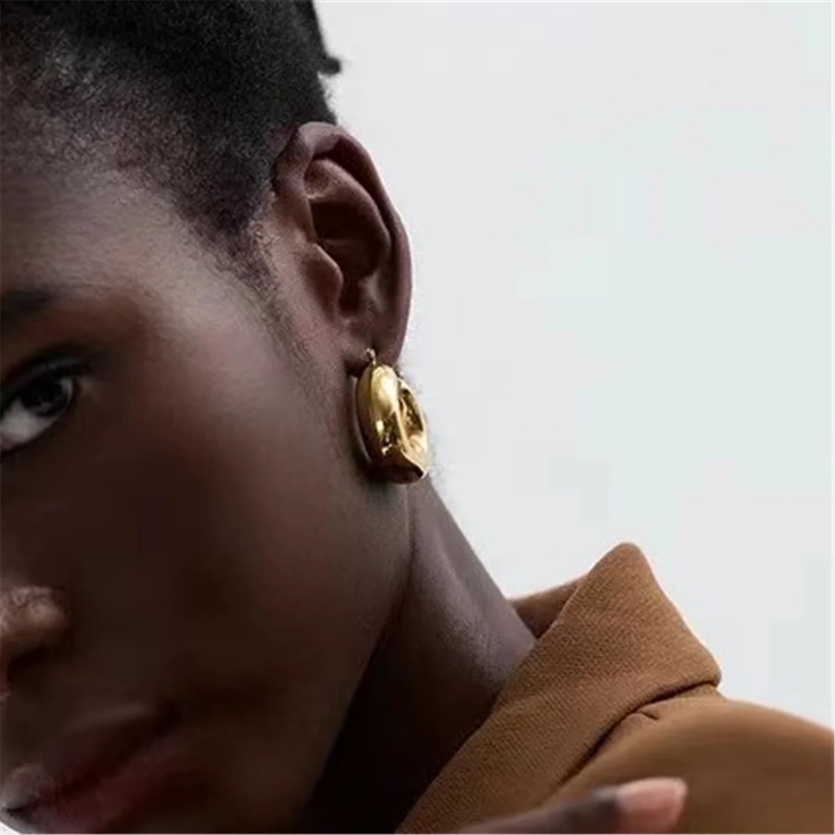 Vintage 18K Gold Plated Waterproof Stainless Steel U Shape Earrings Metal Casting Trendy Jewelry Party Gift