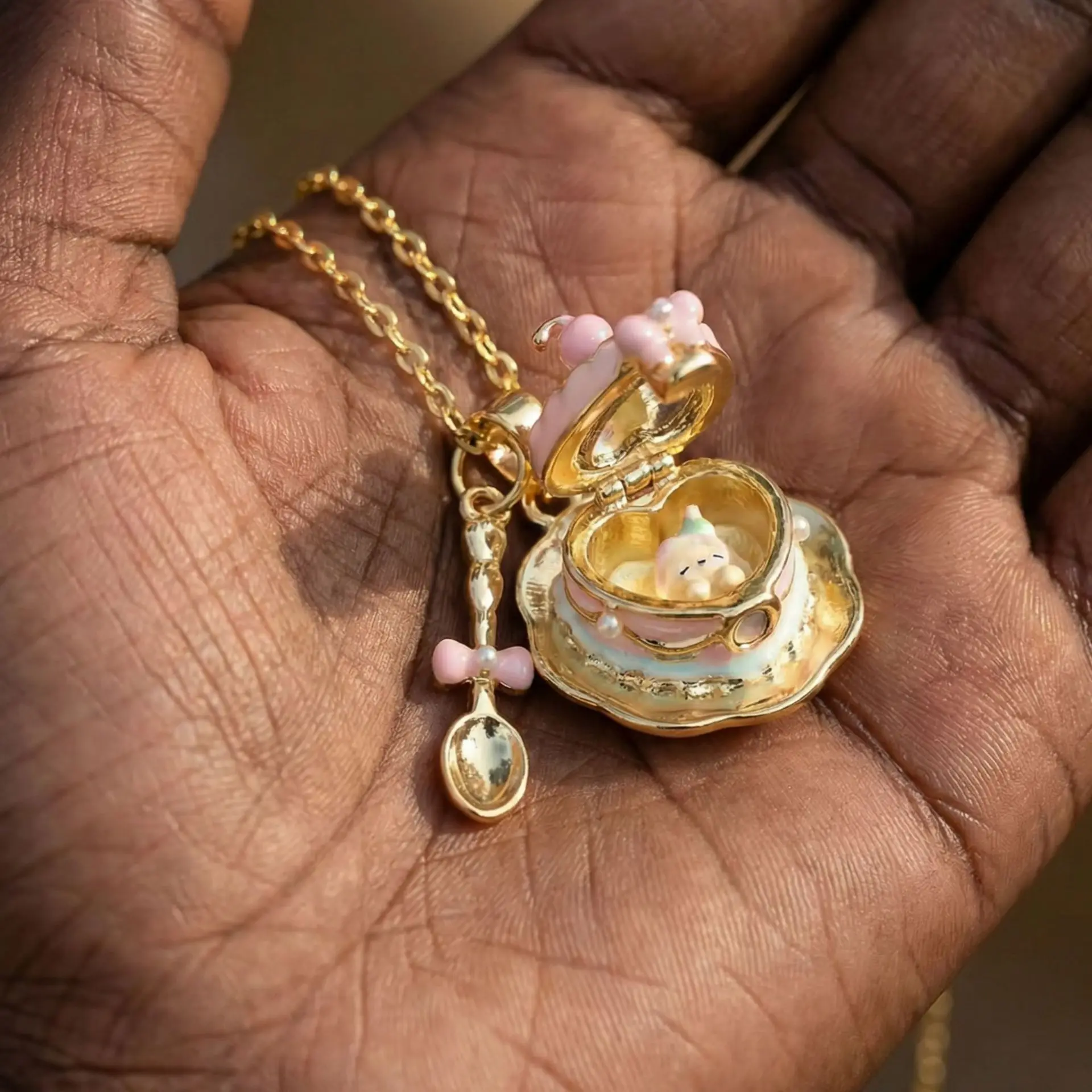 Lindo collar con colgante en forma de taza para mujer, joyería de aleación de cobre de Color oro de 18k, accesorios de regalo a la moda para chicas