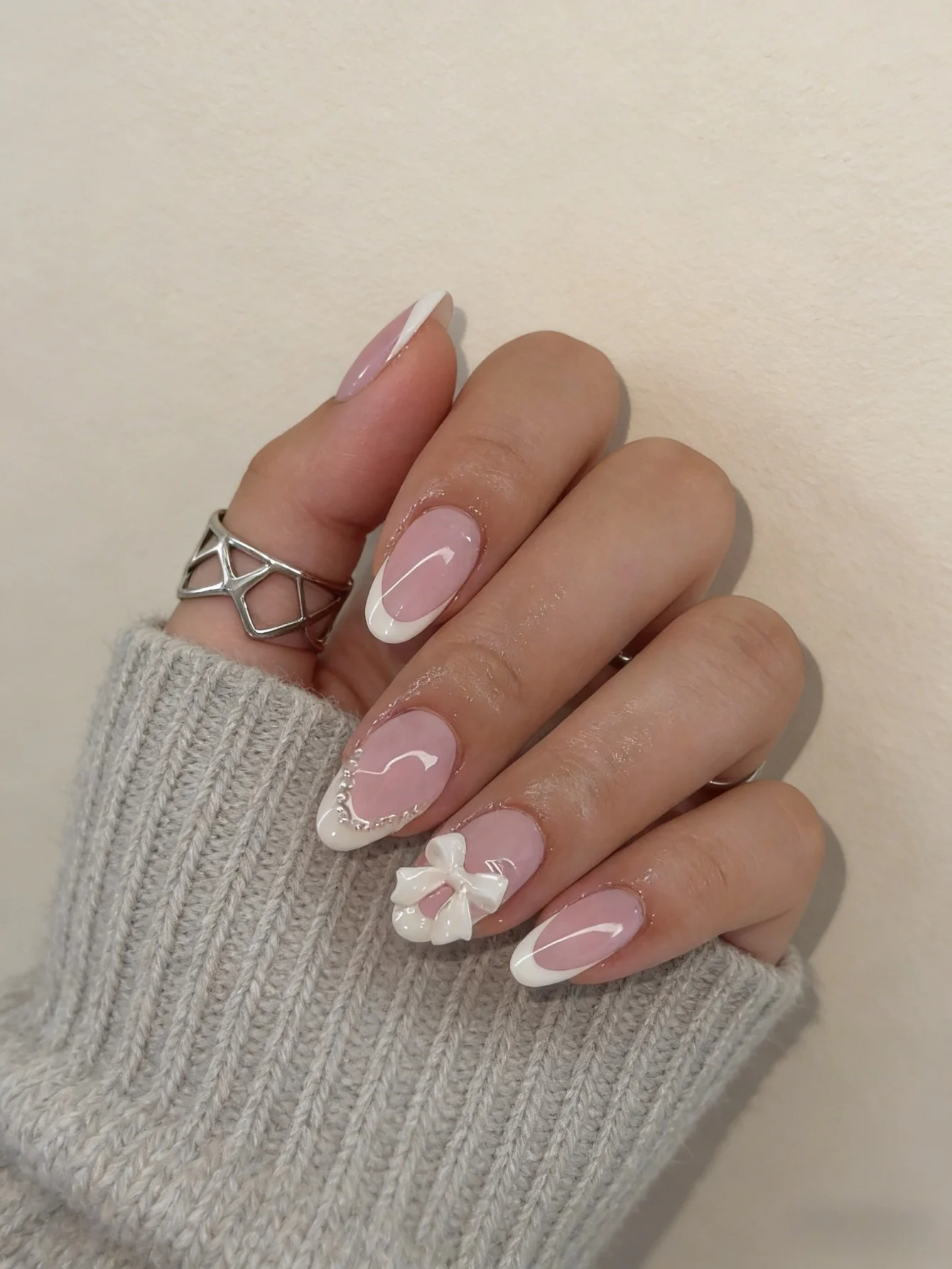 

Short Almond False Nails 24 Pack Pink French Press On Nails Spring Floral Strawberry Design For Girls