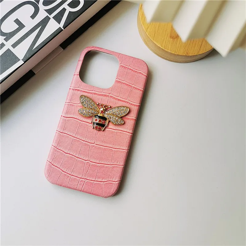 Luxury Fashion 3d Diamond Bee Hard Case Female For Iphone 15 14 11 12 13 Pro Max Xr X Xs GIRL Half Surrounded Cover Fundas