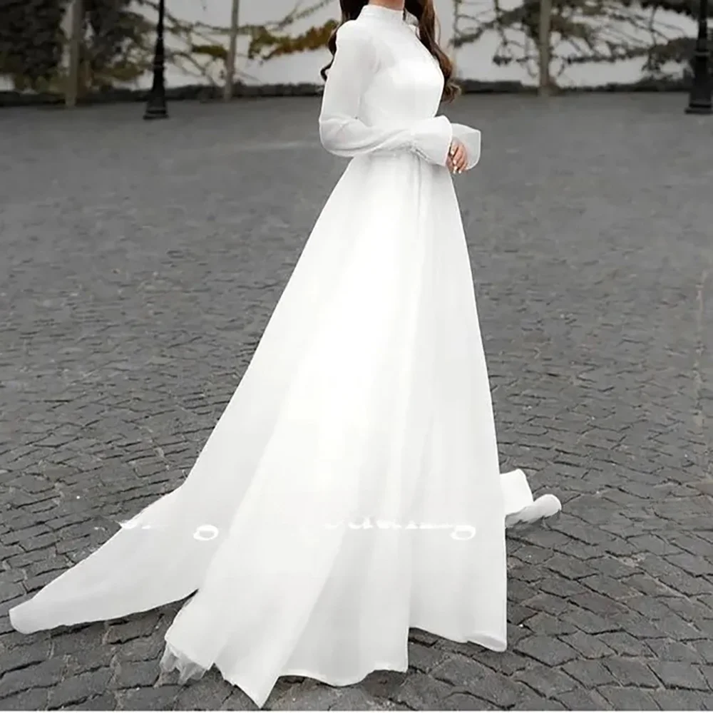 Abito da sposa semplice ed elegante in tulle per donna 2025 collo alto manica lunga una linea arabo Dubai abito da sposa bianco personalizzato ﻿ ﻿