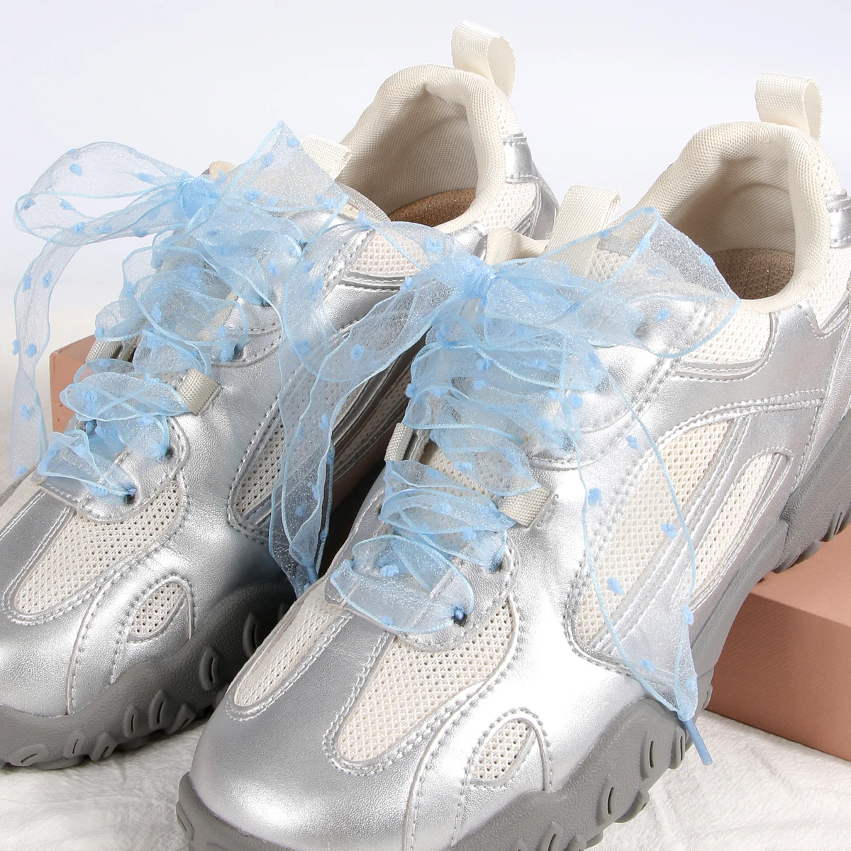 2,5 cm breite flache Chiffon-Schuhe mit Plüsch-Punktschnürsenkeln | Stoff aus Organza | Freizeitschuhe im frischen Stil für Mädchen – Detail 7