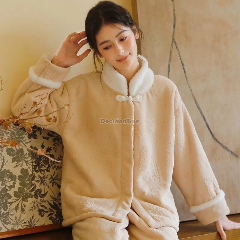 بيجامات نسائية شتوية جديدة على الطراز الصيني القديم لعام 2025 بياقة واقفة ونمط الفراشة من قماش الجاكار بأكمام طويلة ملابس منزلية دافئة من الصوف #5