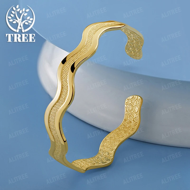

High Quality 18k Gold Wave Frosted Open Bangles For Men Women Fashion Party Mother's Day Birthday Gift Luxury Beautiful Jewelry