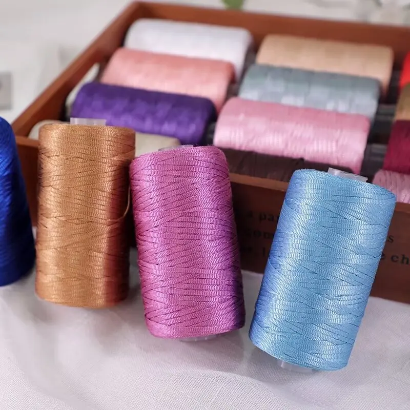 

1 шт., 100 г/катушка, новая летняя пряжа для вязания крючком, атласная лента, смешанная необычная пряжа для DIY шляпы, сумки, свитера, шляпы