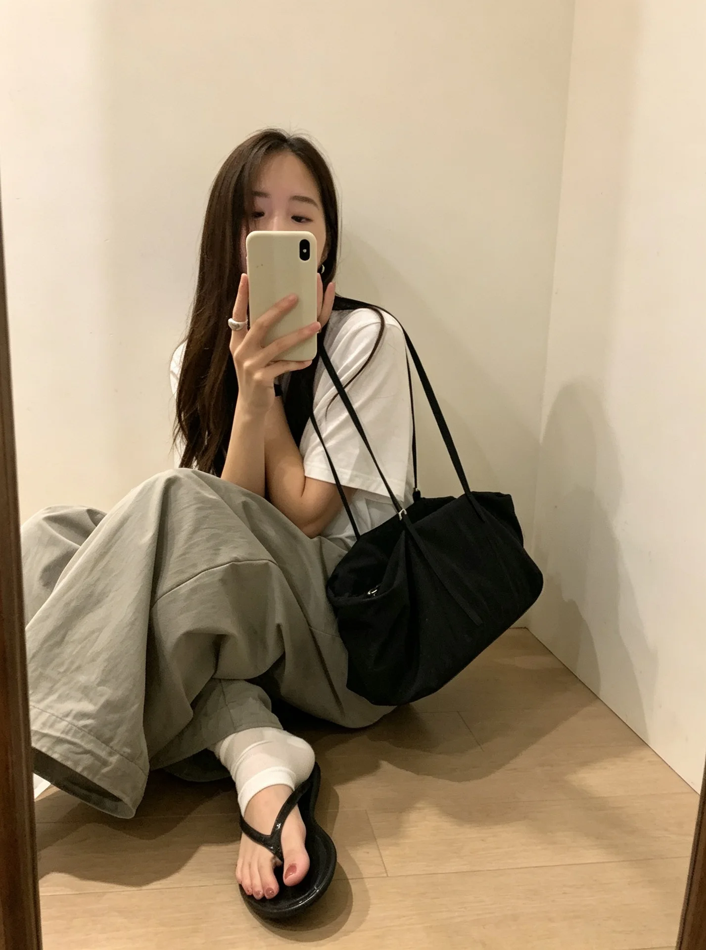 2026 – Neuerscheinung – Große Pendler-Umhängetasche – Minimalistische Mode – Kissen-Stil Damenhandtasche – Leichtgewicht-Nylon – Detail 11