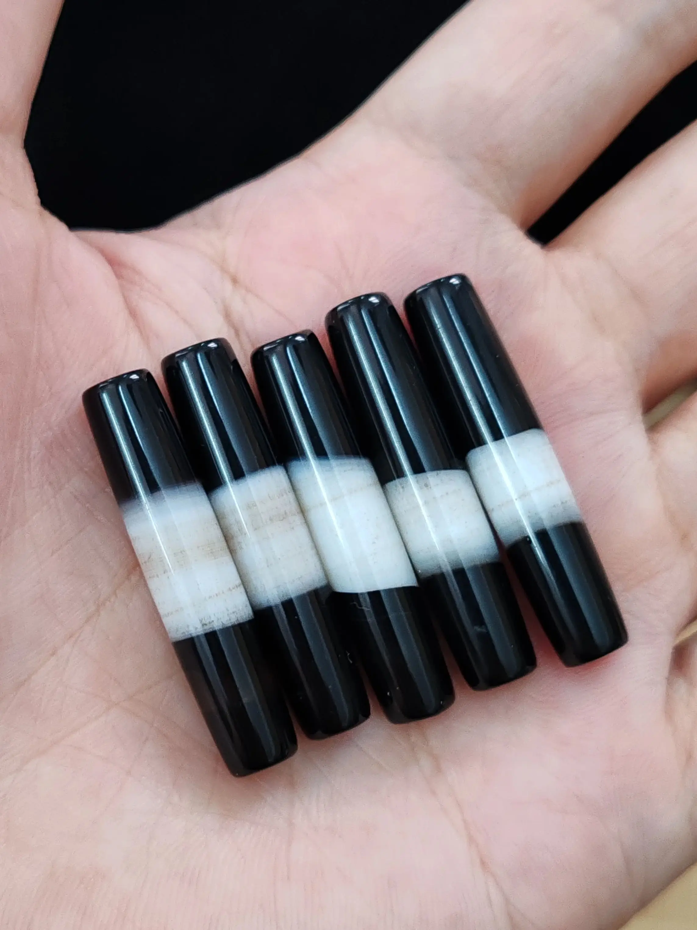 1pcs/lot natural black and white striped agate long tube beads The same piece of raw material Tasteful tones Necklace pendant