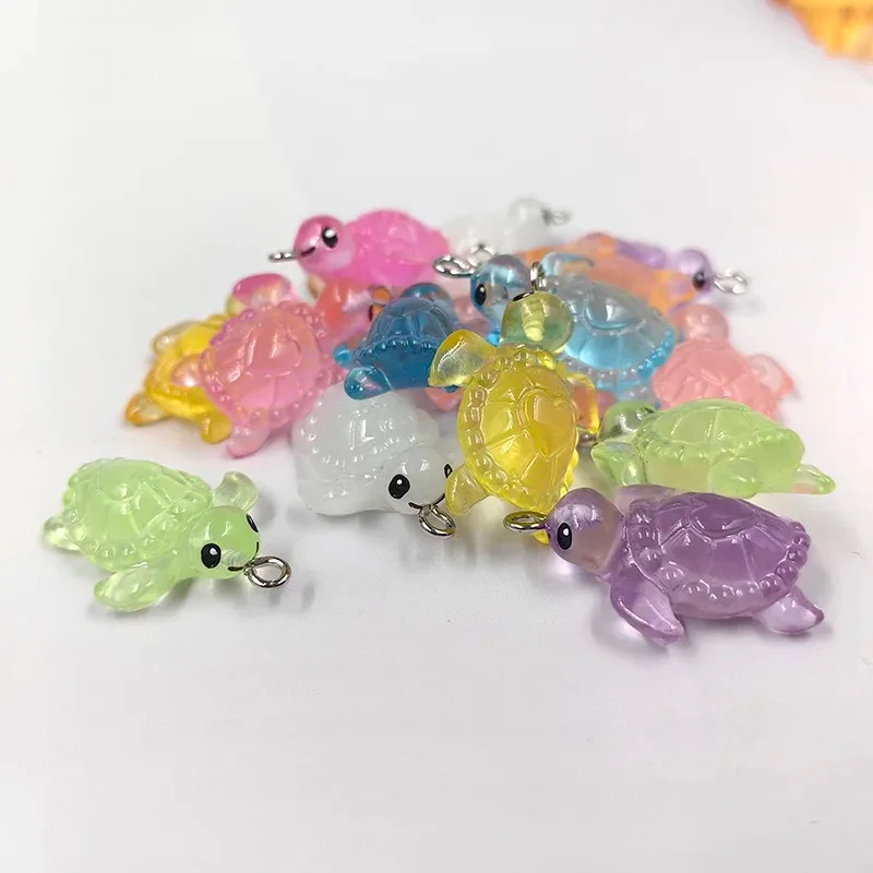10 قطعة جميلة واضحة الفلورسنت السلاحف السحر لصنع المجوهرات الراتنج السلاحف البحرية الحيوانات قلادة سوار ذاتي الصنع المفاتيح