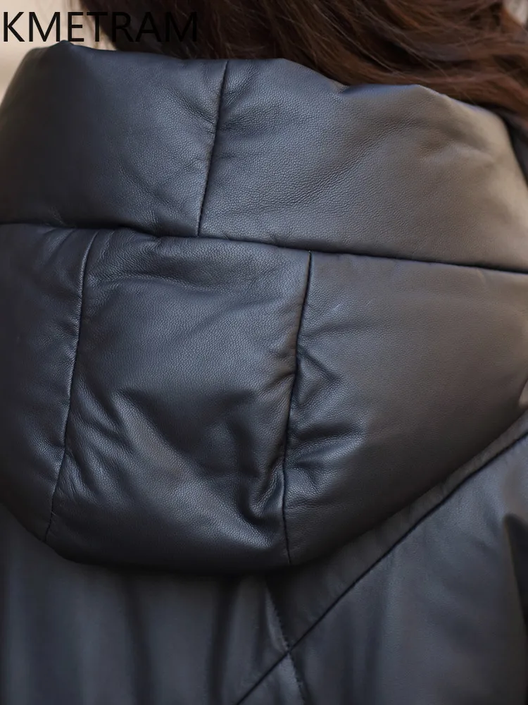 سترة من الجلد الطبيعي من جلد الغنم الطبيعي 100% من KMETRAM سترة بيضاء مبطنة بقلنسوة ملابس خارجية شتوية طويلة للسيدات ملابس خارجية جديدة 20257]