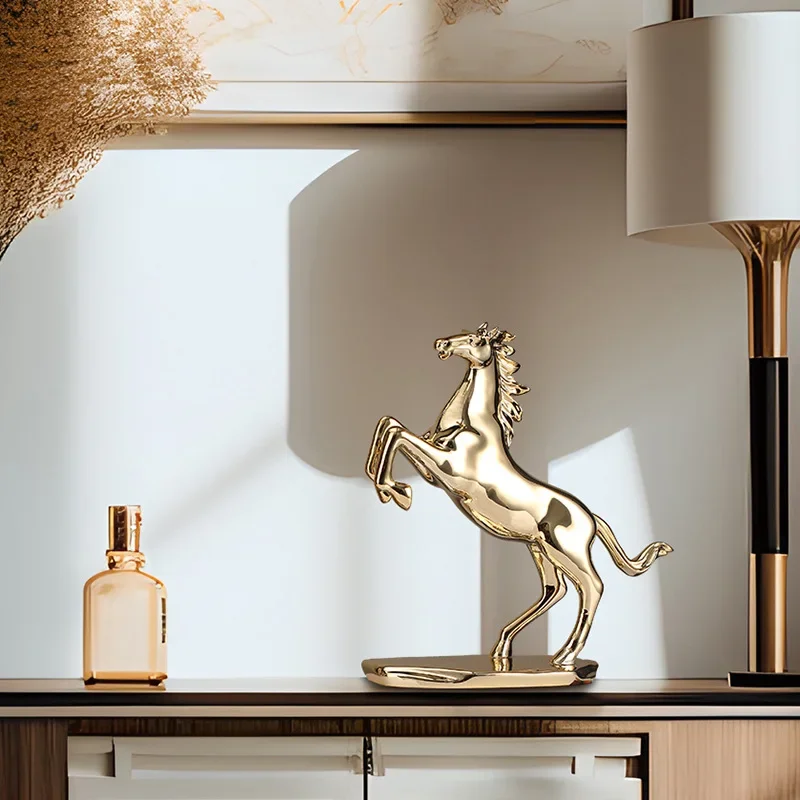 Creative Golden Horse Desktop Decoration Resin Crafts Simulated Animal Sculpture Lucky Horse Decorative Figurines Home Decoratio
