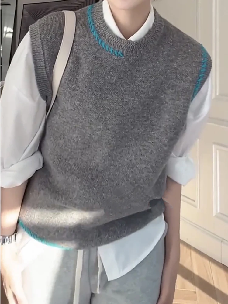 Grey Knitted Sweater Vest Art Patch Soft Coarse Yarn round Neck Sleeveless Top Contrast Color Hook Line Layering Fashion Design