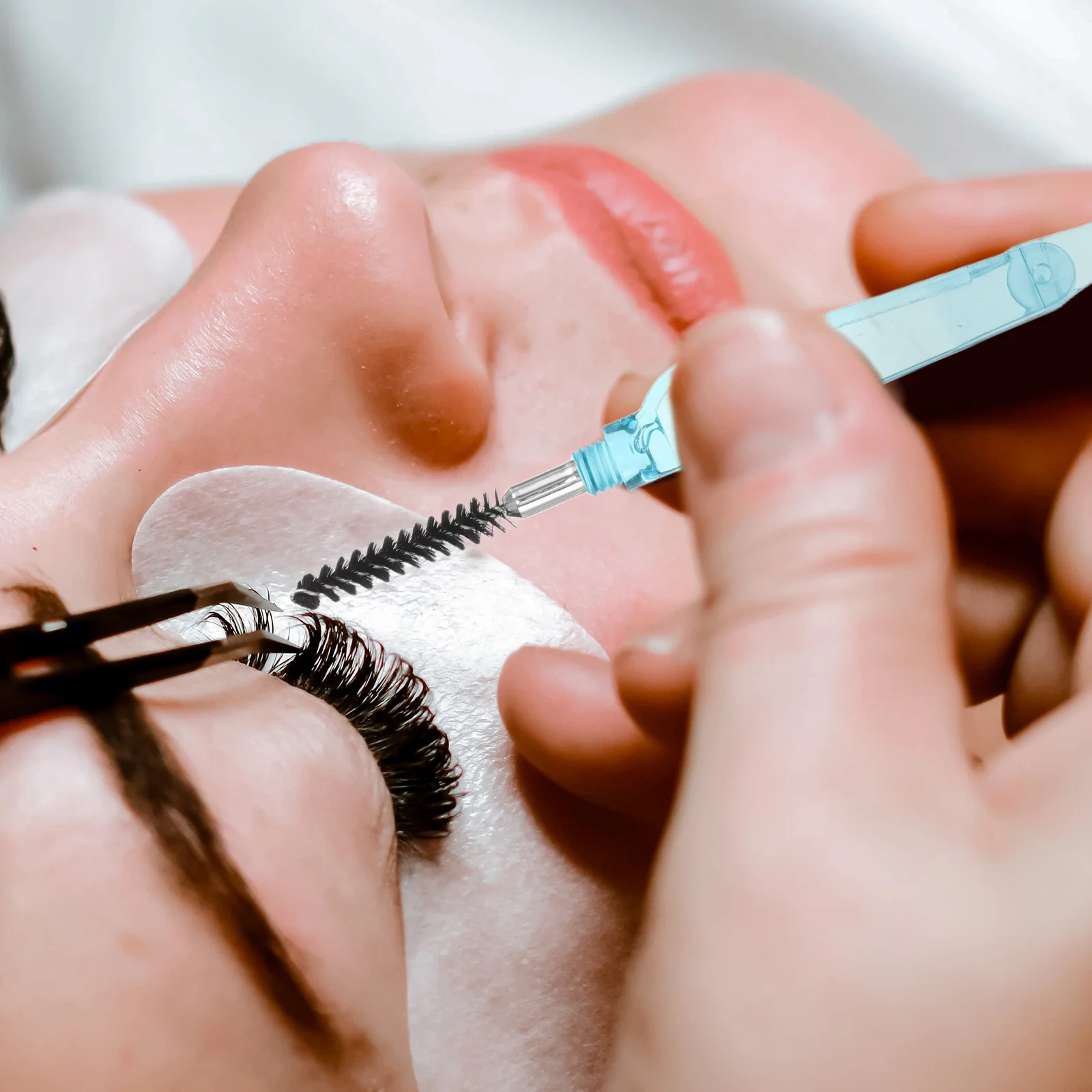 Pente de cílios dobrável 2 em 1 e escova de sobrancelha, ferramenta compacta de dupla face para separação natural de cílios, definição de sobrancelhas